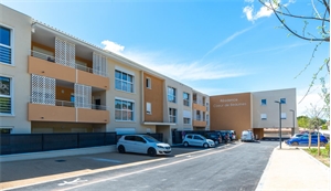 parking externe à la location -   84190  BEAUMES DE VENISE, surface 10 m2 location parking externe - UBI462459524